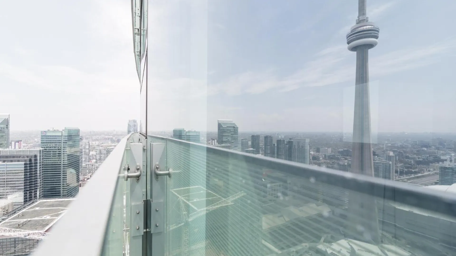 Mmg Executive Suite - Views From The Top Toronto 0*,